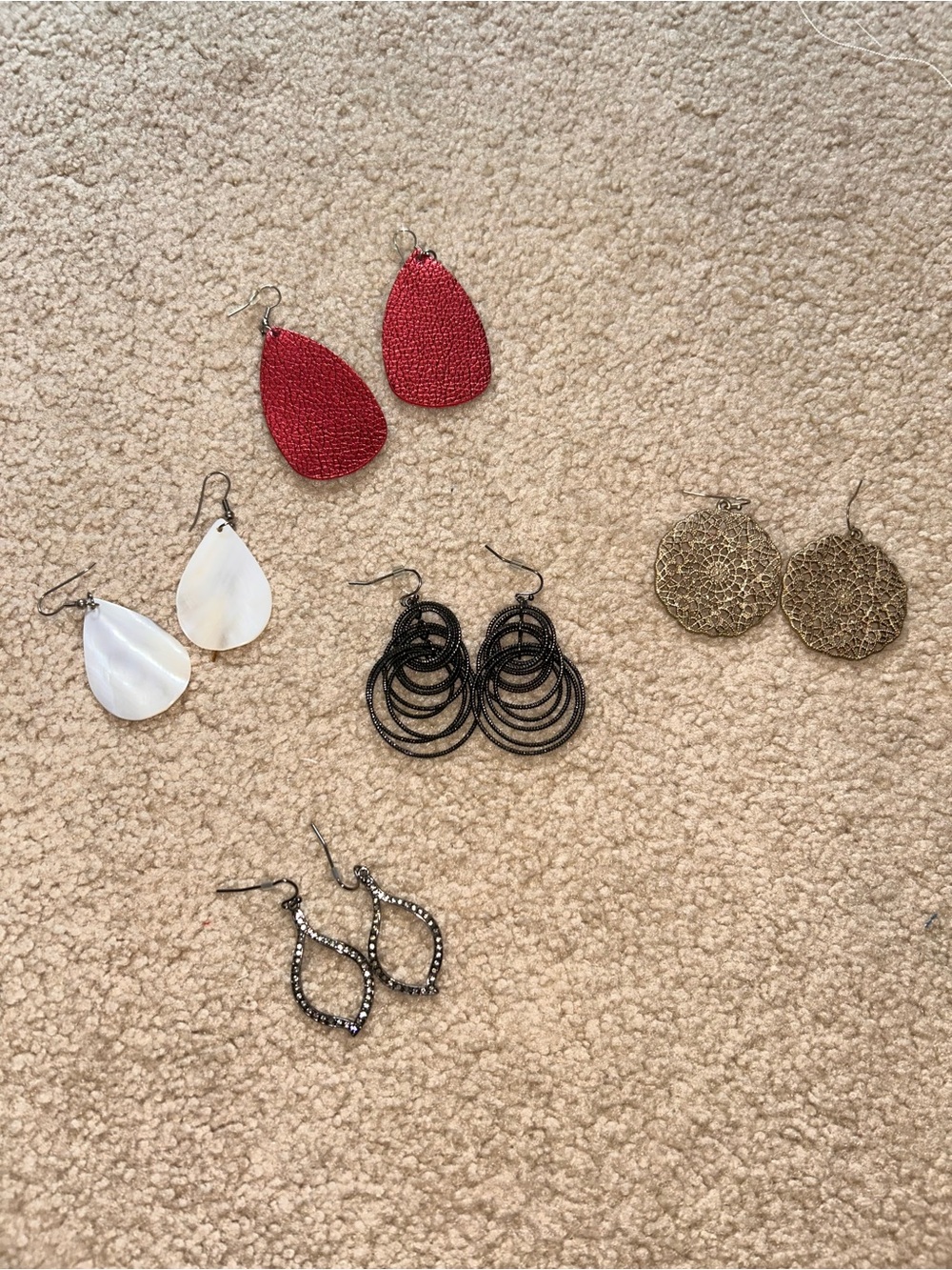 Lot of earrings for sale - Women Jewelry